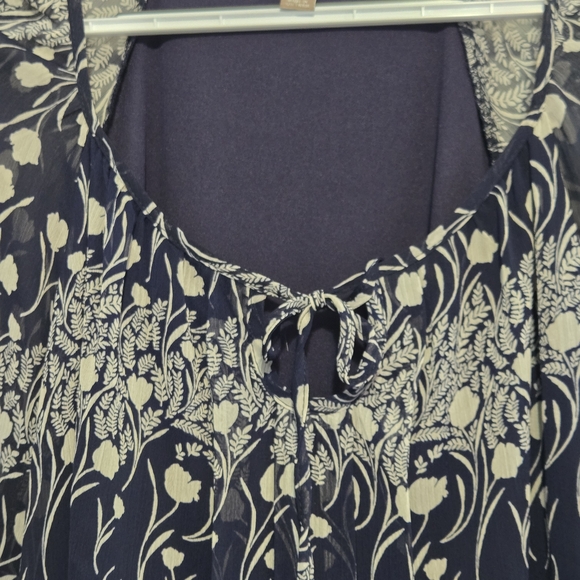 Roz & Ali Navy and Cream Floral Blouse - Size 1X - Picture 5 of 7